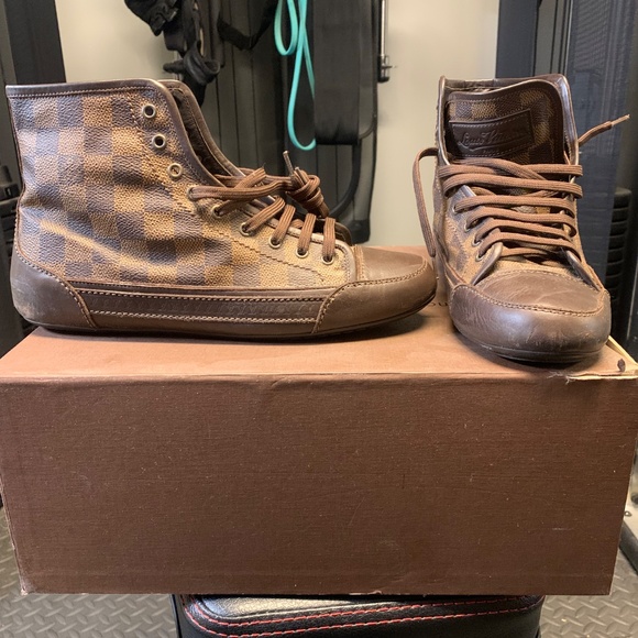 Louis Vuitton damier print sneaker, size 7 - Picture 2 of 3